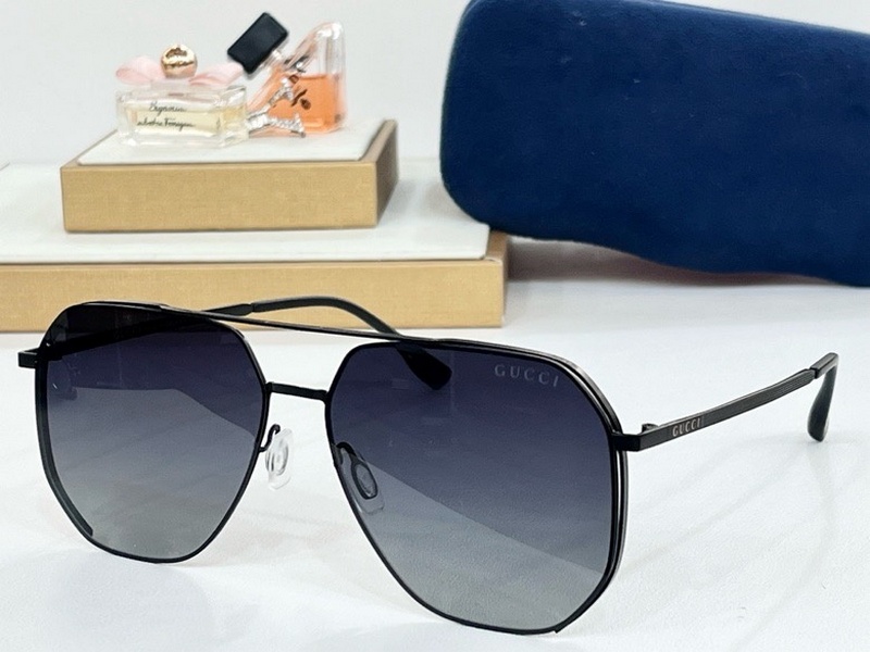 Gucci Sunglasses 10